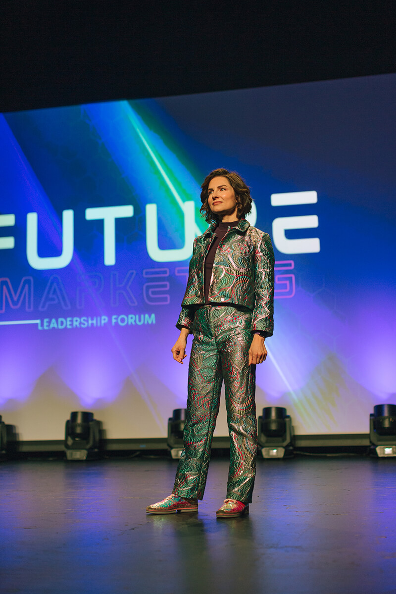 Keynote Suit Vertica